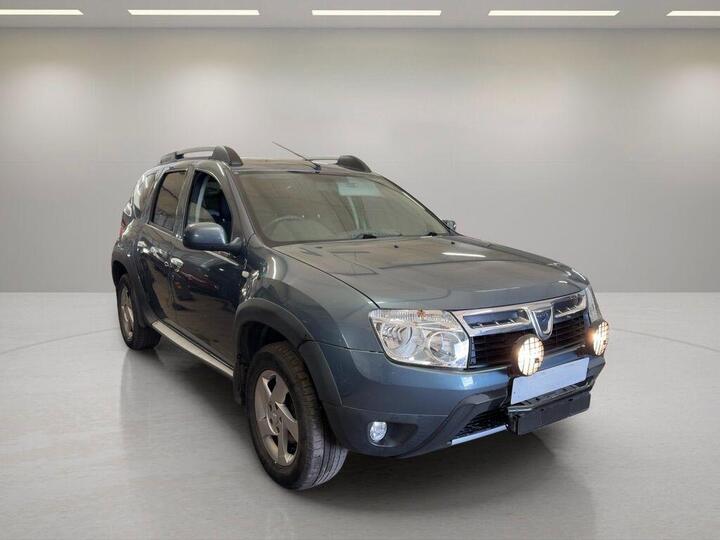 Dacia Duster 1.5 DCi Laureate 4WD Euro 5 5dr Dacia Duster 1.5 DCi Laureate 4WD Euro 5 5dr