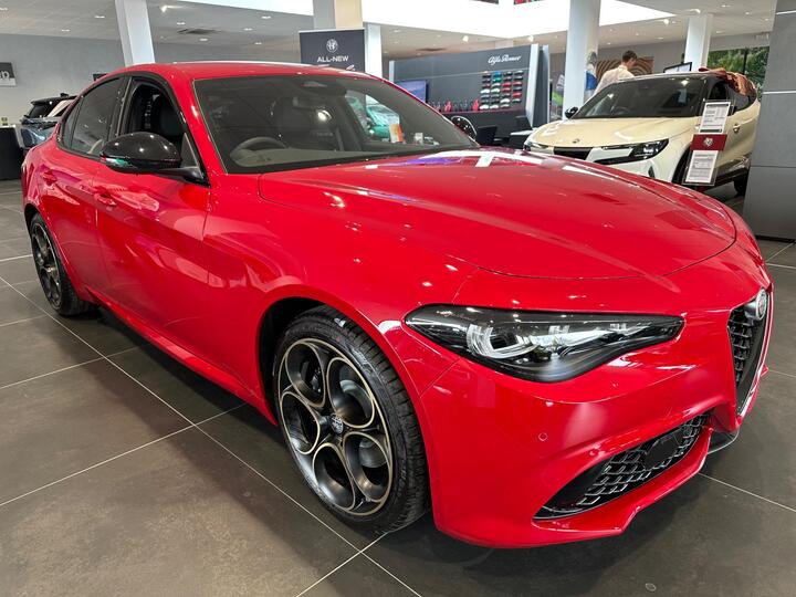 Alfa Romeo Giulia 2.0T Intensa Auto Euro 6 (s/s) 4dr Alfa Romeo Giulia 2.0T Intensa Auto Euro 6 (s/s) 4dr