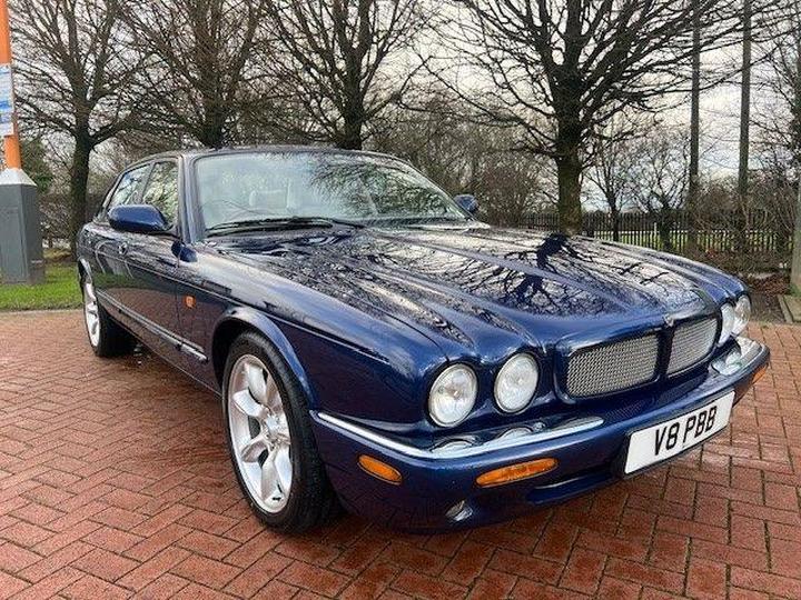 Jaguar XJR 4.0 V8 4dr