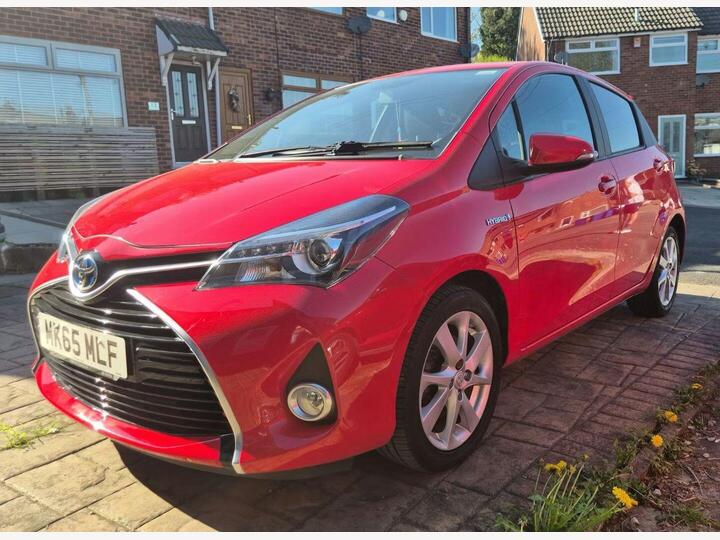 Toyota Yaris 1.5 VVT-h Sport E-CVT Euro 6 5dr
