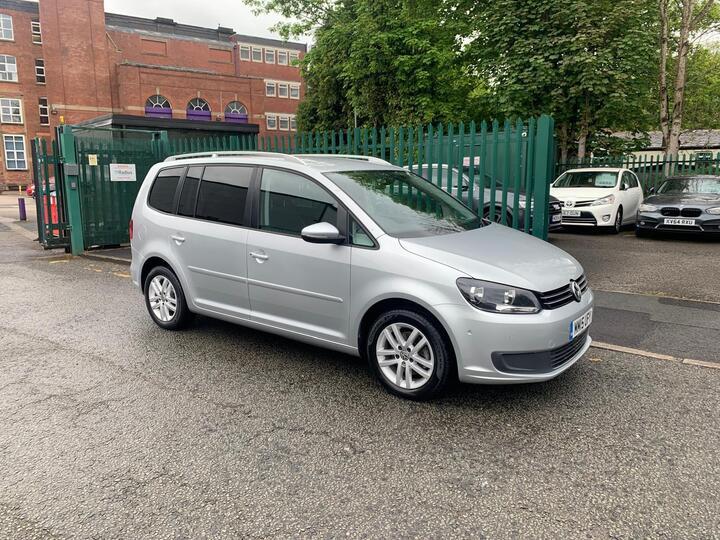 Volkswagen Touran 1.6 TDI BlueMotion Tech SE DSG Euro 5 (s/s) 5dr Volkswagen Touran 1.6 TDI BlueMotion Tech SE DSG Euro 5 (s/s) 5dr