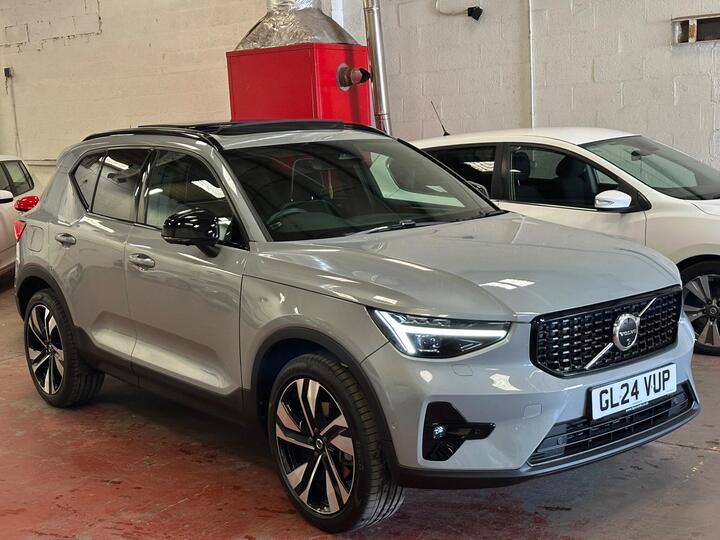 Volvo XC40 2.0 B4 MHEV Ultra Dark DCT Auto Euro 6 (s/s) 5dr
