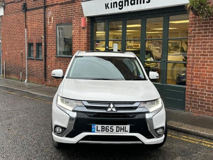 Mitsubishi Outlander 2.0h 12kWh GX4hs CVT 4WD Euro 6 (s/s) 5dr Mitsubishi Outlander 2.0h 12kWh GX4hs CVT 4WD Euro 6 (s/s) 5dr