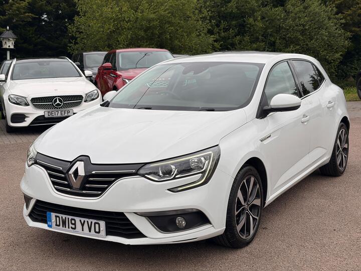 Renault Megane 1.3 TCe Iconic Euro 6 (s/s) 5dr Renault Megane 1.3 TCe Iconic Euro 6 (s/s) 5dr