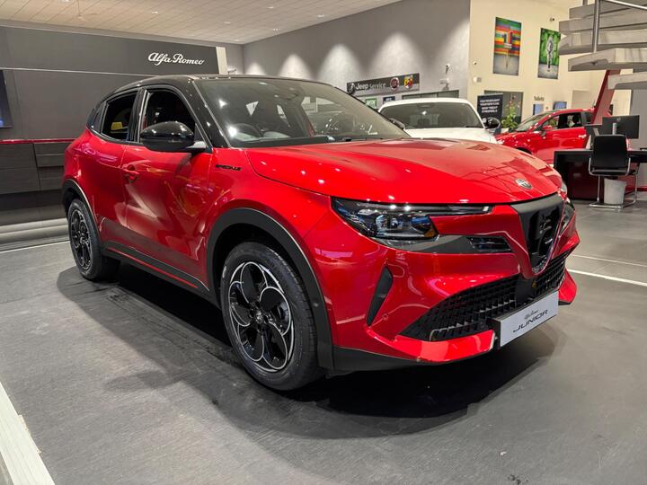 Alfa Romeo Junior Elettrica 54kWh Elettrica Speciale Auto 5dr