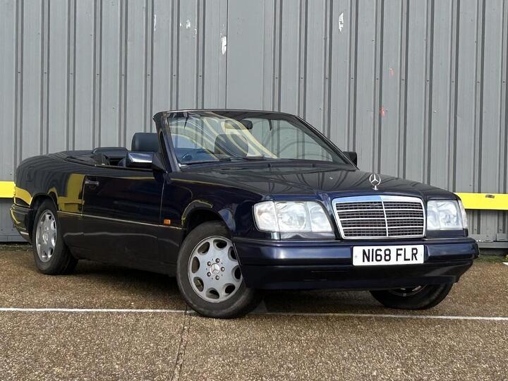 Mercedes-Benz 220 Saloon 2.2 Manual Petrol