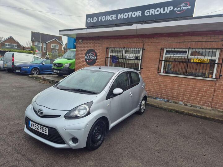 Toyota AYGO 1.0 VVT-i Ice Euro 5 5dr