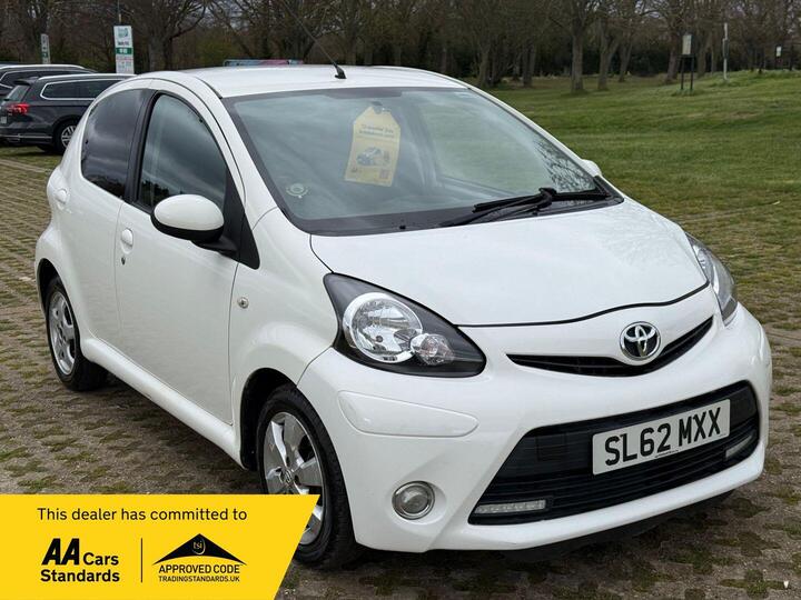 Toyota AYGO 1.0 VVT-i Fire Euro 5 5dr