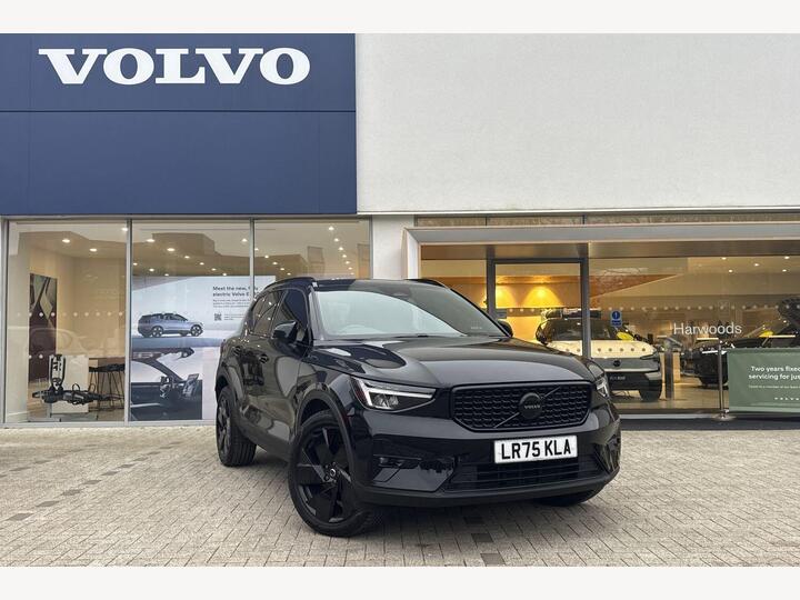 Volvo XC40 2.0 B4 MHEV Plus Black Edition DCT Auto Euro 6 (s/s) 5dr