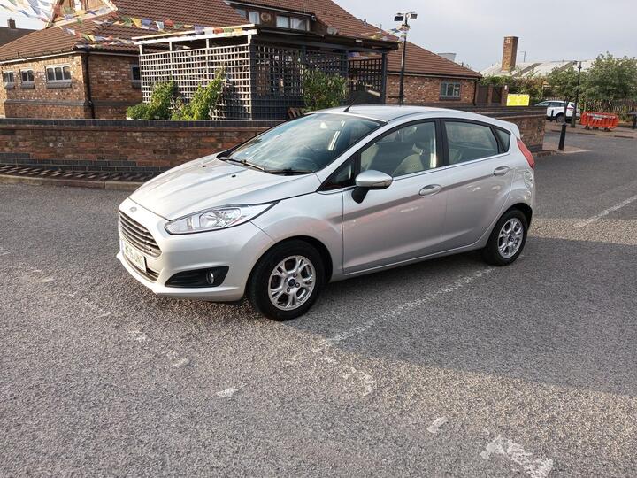 Ford Fiesta 1.6 TDCi ECOnetic Zetec Euro 5 (s/s) 5dr