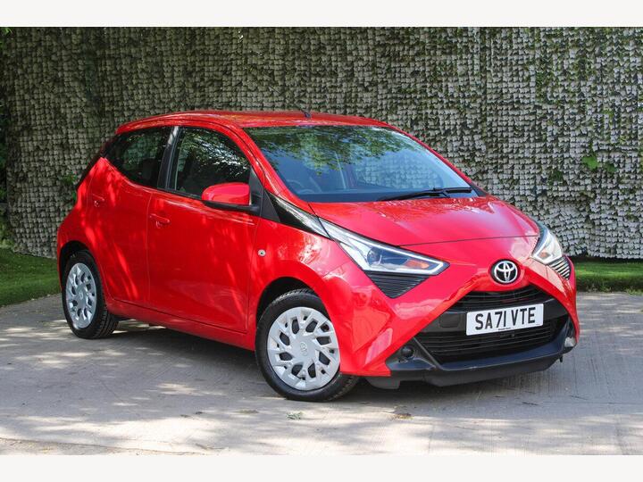 Toyota Aygo 1.0 VVT-i X-play X-shift Euro 6 5dr (Safety Sense)