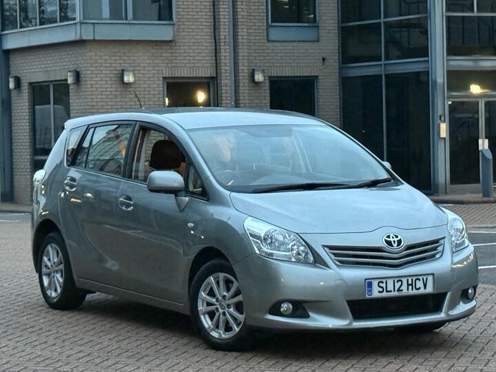 Toyota Verso 2.0 D-4D TR Euro 5 5dr Toyota Verso 2.0 D-4D TR Euro 5 5dr