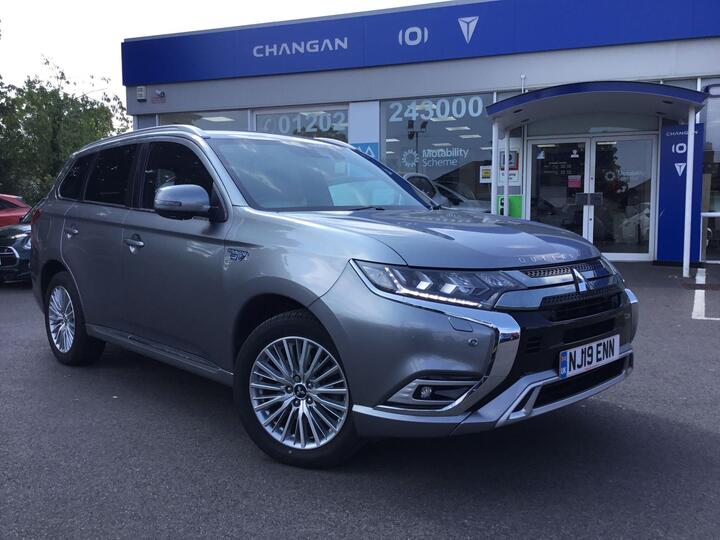 Mitsubishi Outlander 2.4h TwinMotor 13.8kWh 5hs CVT 4WD Euro 6 (s/s) 5dr