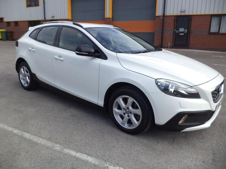 Volvo V40 Cross Country 2.0 D4 SE Nav Euro 6 (s/s) 5dr