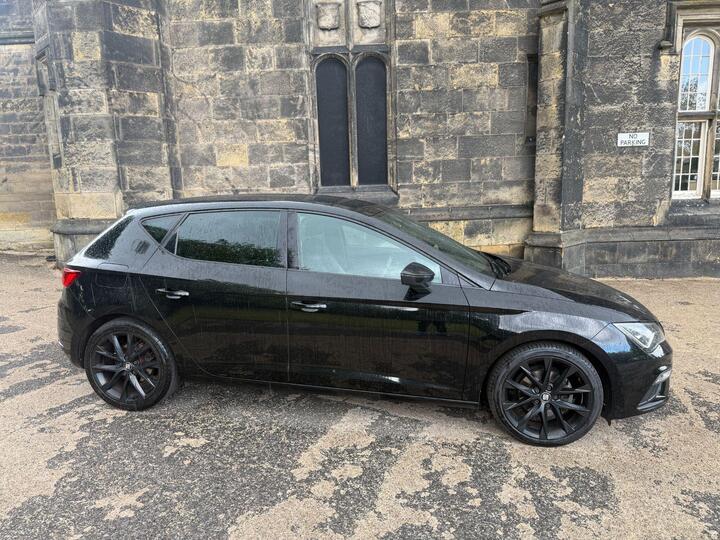 SEAT Leon 1.5 TSI EVO FR Black Edition Euro 6 (s/s) 5dr