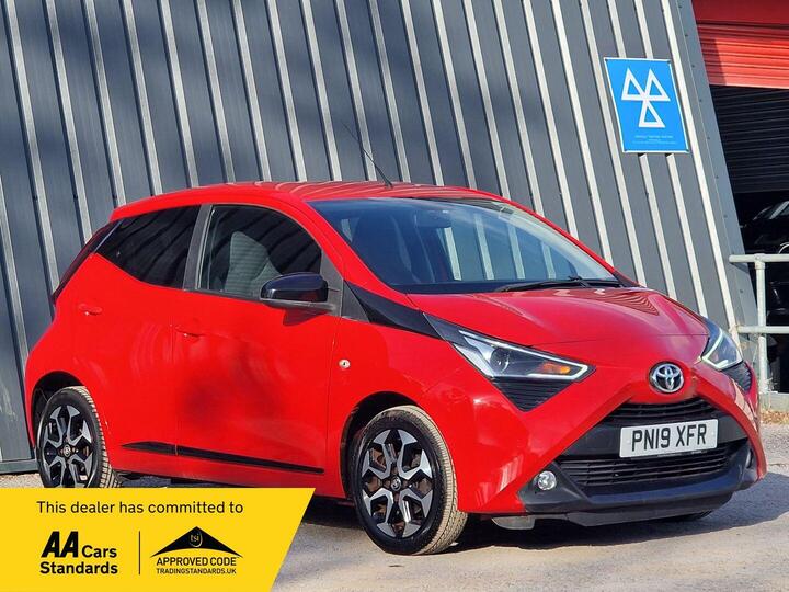 Toyota AYGO 1.0 VVT-i X-trend Funroof X-shift Euro 6 5dr