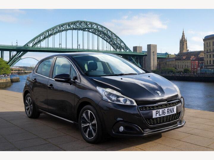 Peugeot 208 1.2 PureTech Active Design Lime Euro 6 5dr Peugeot 208 1.2 PureTech Active Design Lime Euro 6 5dr