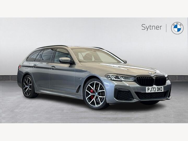 BMW 5 Series 2.0 530e 12kWh M Sport Touring Steptronic Euro 6 (s/s) 5dr BMW 5 Series 2.0 530e 12kWh M Sport Touring Steptronic Euro 6 (s/s) 5dr