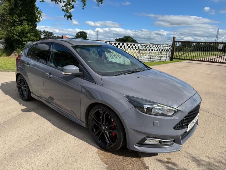 Ford Focus 2.0T EcoBoost ST-3 Euro 6 (s/s) 5dr