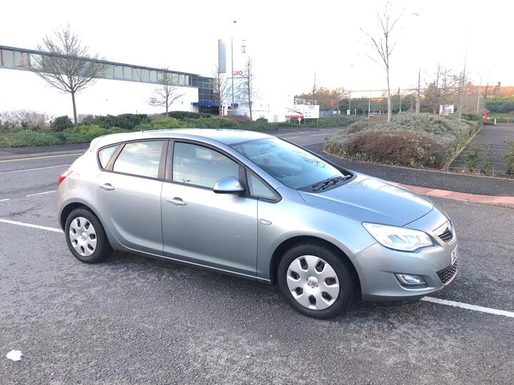 Vauxhall Astra 1.6 16v Exclusiv Euro 5 5dr