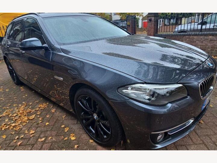 BMW 5 SERIES 2.0 520d Luxury Touring Auto Euro 6 (s/s) 5dr BMW 5 SERIES 2.0 520d Luxury Touring Auto Euro 6 (s/s) 5dr