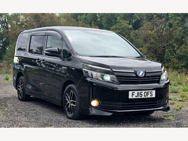 Toyota Voxy ZS Kirammeki 2.0 Auto Hybrid 7Seater MPV