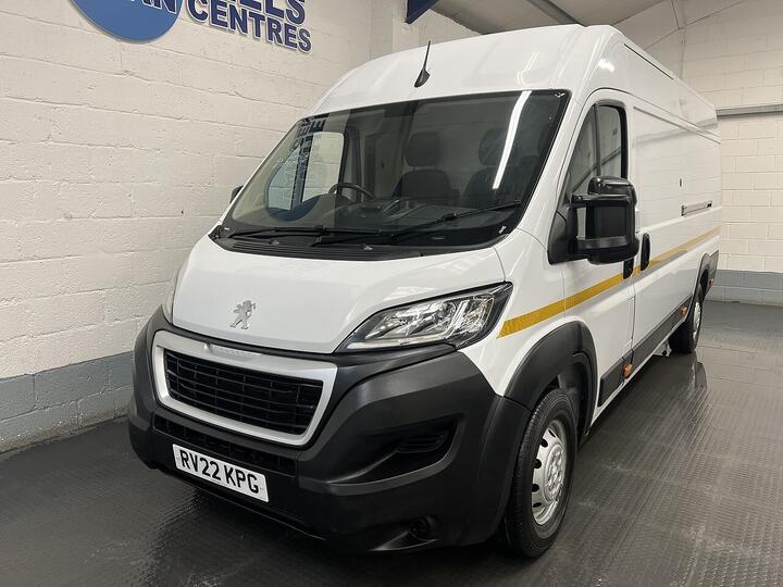 Peugeot Boxer 2.2 BlueHDi 435 Professional Panel Van 5dr Diesel Manual L4 H2 Euro 6 (s/s) (140 Ps)