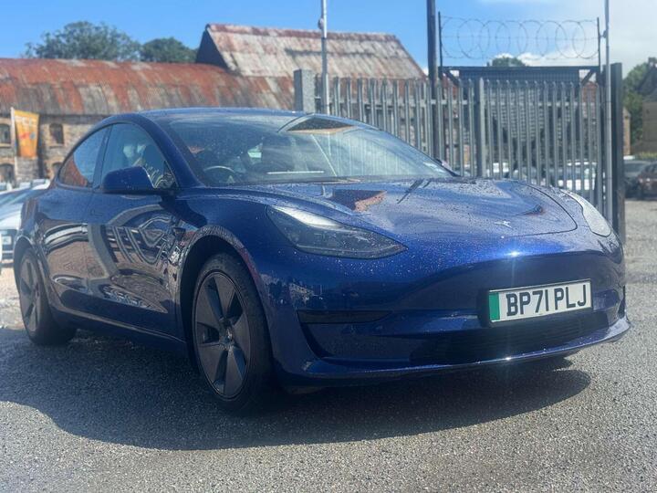 Tesla Model 3 Standard Range Plus Auto RWD 4dr
