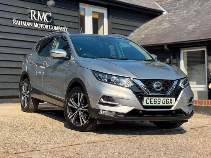 Nissan Qashqai 1.3 DIG-T N-Connecta Euro 6 (s/s) 5dr