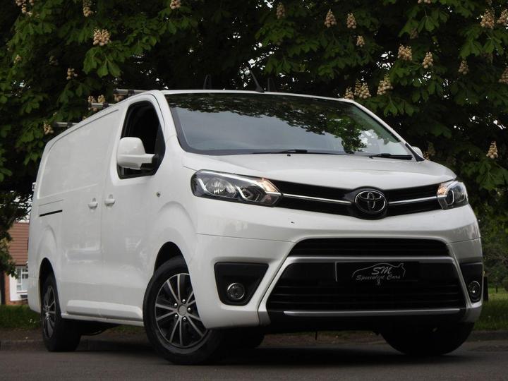 Toyota PROACE COMFORT **FINANCE FROM 9.9% APR AVAILABLE**