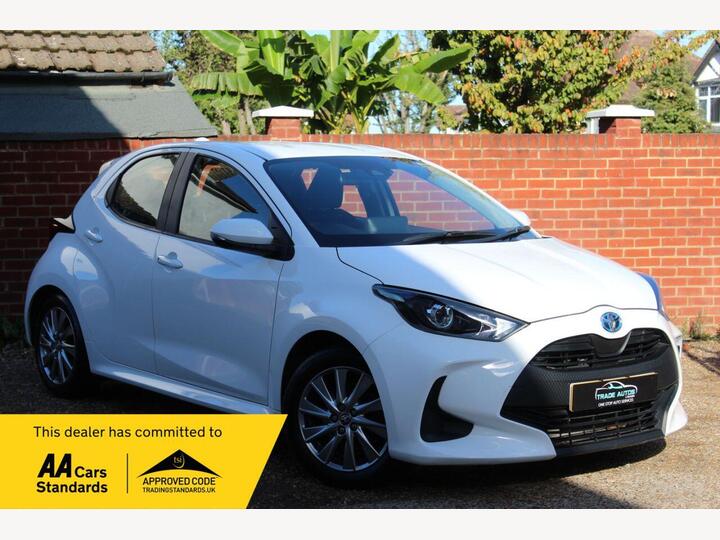 Toyota YARIS 1.5 VVT-h Icon E-CVT Euro 6 (s/s) 5dr