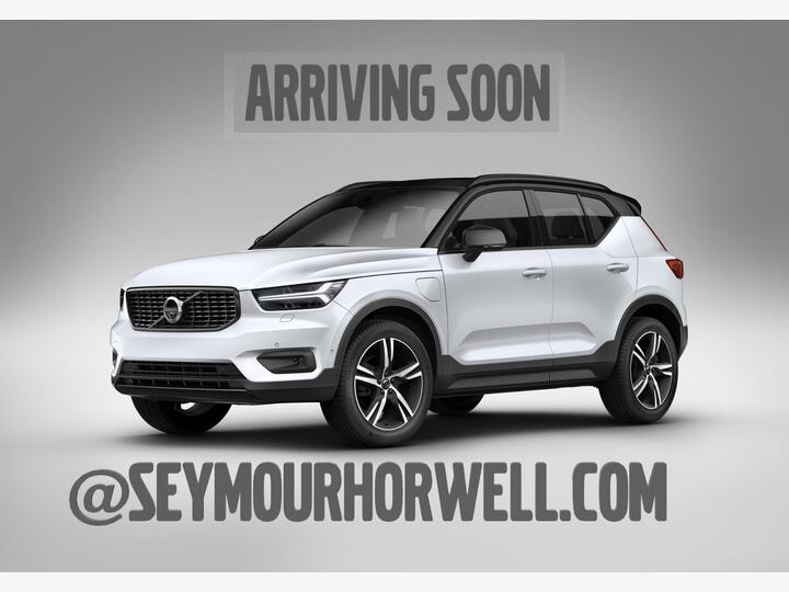 Volvo XC40 2.0 B3 MHEV Plus Dark DCT Auto Euro 6 (s/s) 5dr