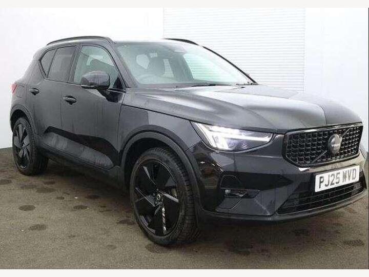 Volvo XC40 2.0 B4 MHEV Plus Black Edition DCT Auto Euro 6 (s/s) 5dr