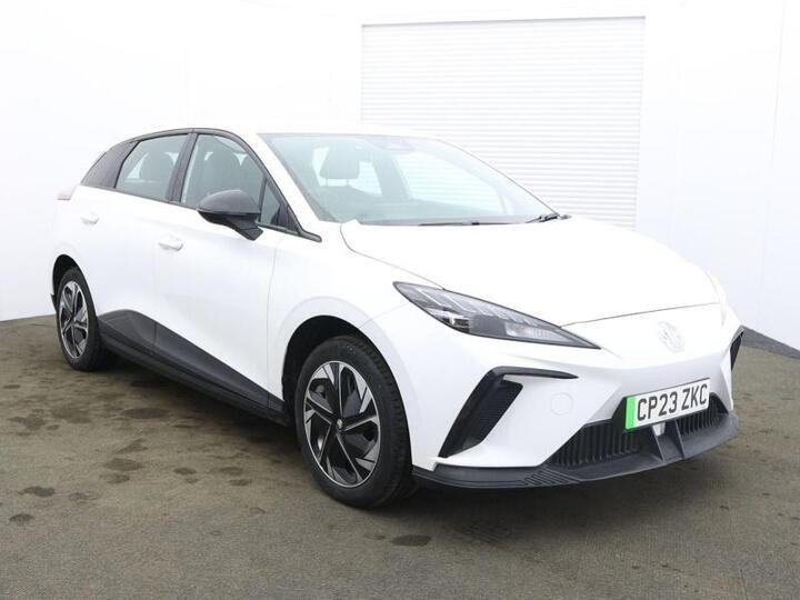 MG MG4 64kWh SE Long Range Auto 5dr