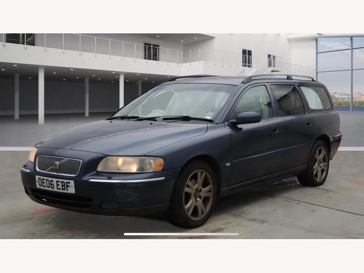 Volvo V70 2.4 SE 5dr