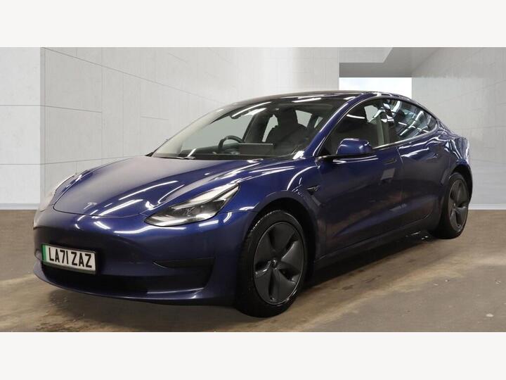 Tesla Model 3 Standard Range Plus Auto RWD 4dr