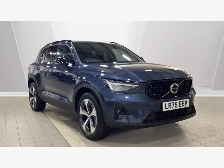 Volvo XC40 2.0 B4 MHEV Plus DCT Auto Euro 6 (s/s) 5dr