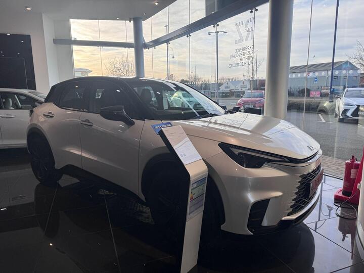 Lexus LBX 1.5 VVT-iE Vibrant Edition E-CVT Euro 6 (s/s) 5dr