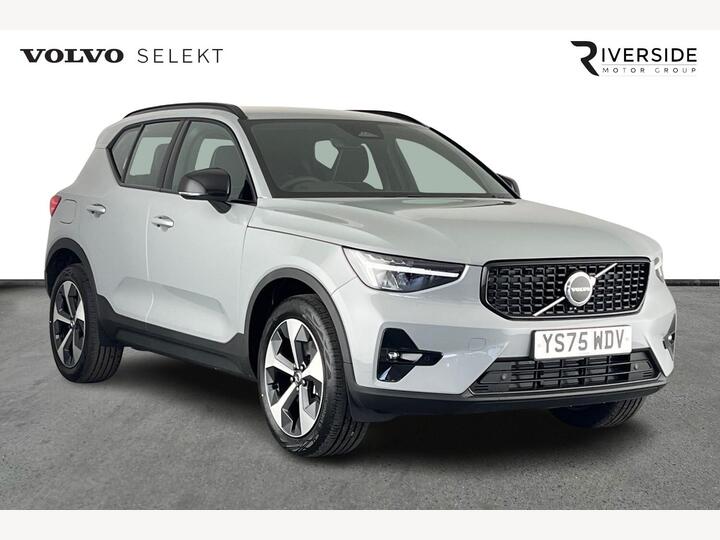 Volvo XC40 2.0 B3 MHEV Plus Dark DCT Auto Euro 6 (s/s) 5dr