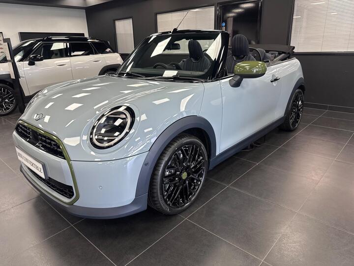 MINI Cooper Convertible 2.0S Paul Smith Edition Steptronic Euro 6 (s/s) 2dr