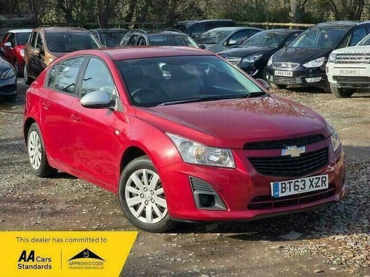 Chevrolet Cruze 1.7 VCDi LS Euro 5 (s/s) 5dr Chevrolet Cruze 1.7 VCDi LS Euro 5 (s/s) 5dr