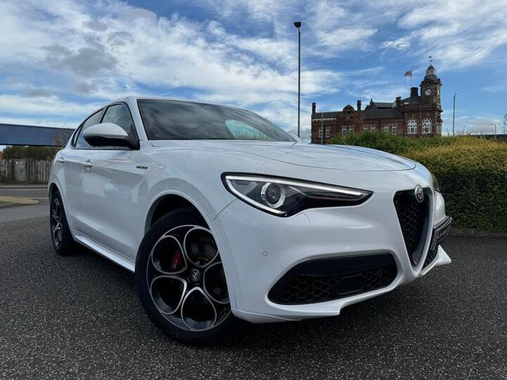 Alfa Romeo Stelvio 2.0T Veloce Auto Q4 AWD Euro 6 (s/s) 5dr Alfa Romeo Stelvio 2.0T Veloce Auto Q4 AWD Euro 6 (s/s) 5dr