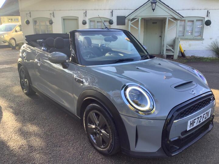 MINI Convertible 2.0 Cooper S Classic Steptronic Euro 6 (s/s) 2dr MINI Convertible 2.0 Cooper S Classic Steptronic Euro 6 (s/s) 2dr