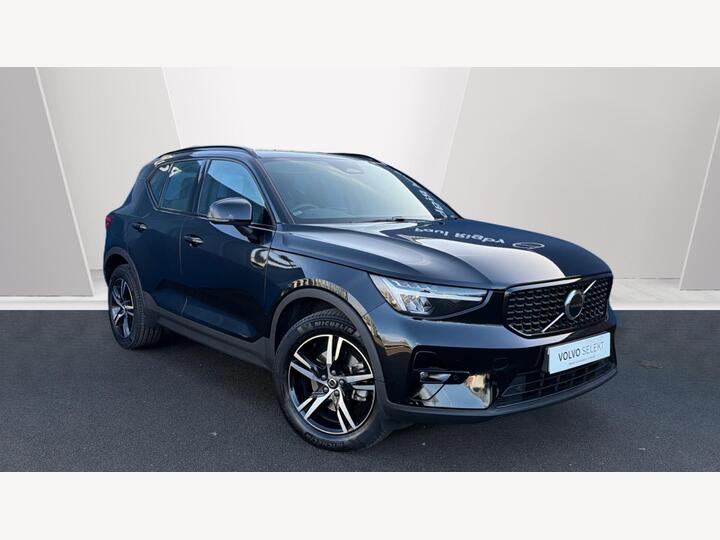Volvo XC40 2.0 B3 MHEV Plus Dark DCT Auto Euro 6 (s/s) 5dr