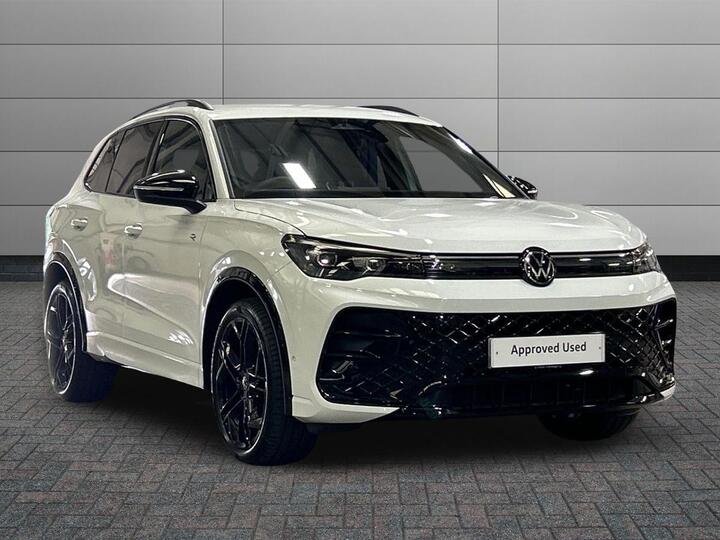 Volkswagen Tiguan 1.5 ETSI MHEV R-Line DSG Euro 6 (s/s) 5dr Volkswagen Tiguan 1.5 ETSI MHEV R-Line DSG Euro 6 (s/s) 5dr