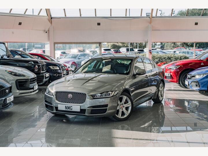 Jaguar XE 2.0d Portfolio Auto AWD Euro 6 (s/s) 4dr