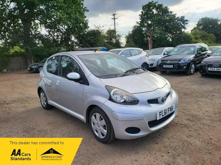 Toyota AYGO 1.0 VVT-i Ice Euro 5 5dr
