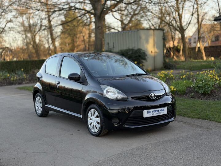 Toyota AYGO 1.0 VVT-i Ice Euro 5 5dr