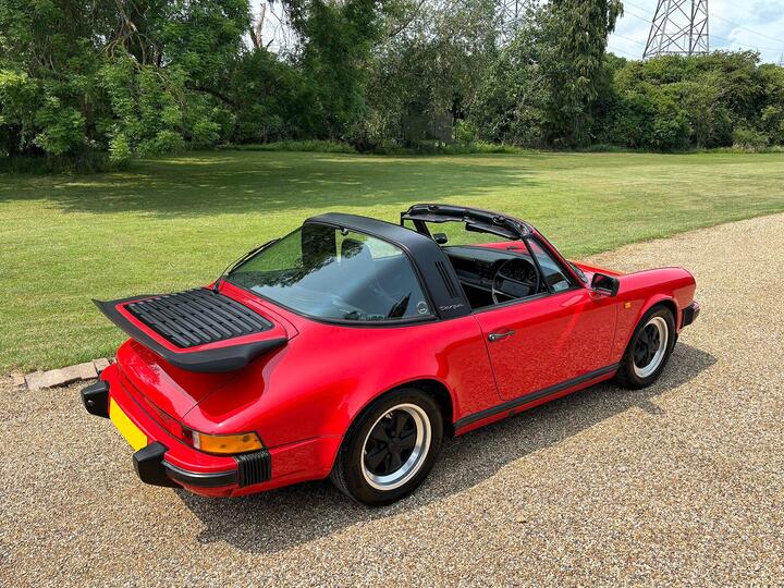 Porsche 911 3.2 Classic Carrera Targa 2dr