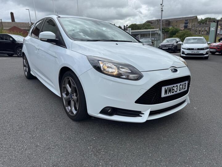 Ford Focus 2.0T EcoBoost ST-2 Euro 5 (s/s) 5dr